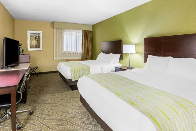 Room, 2 Queen Beds, Best Western Gaylord 3/5