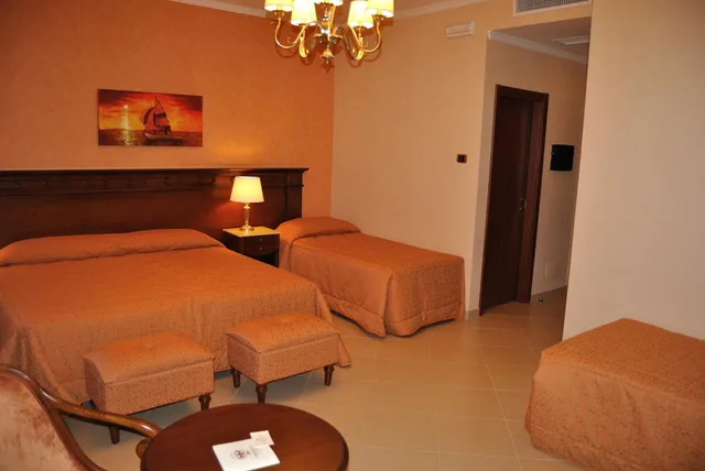 غرفة رباعية، Federico Ii Palace Hotel 2/3
