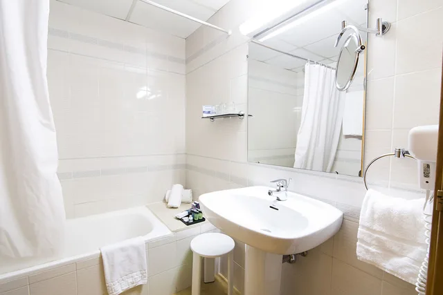 غرفة بسريرين منفصلين، Hotel Sant Gothard 6/8
