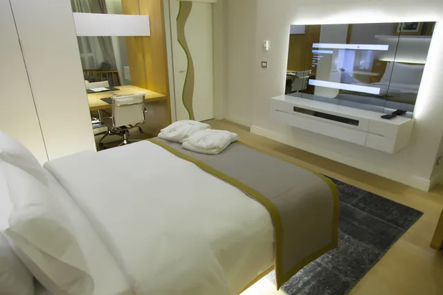 1 Bedroom, Deluxe, Apartment, Queen Bed, City View, Sofa, Kitchen, The Leos Residence 2/3