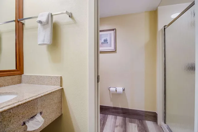 غرفة بسريرين مزدوجين، Quality Inn Baytown - Houston East 3/3