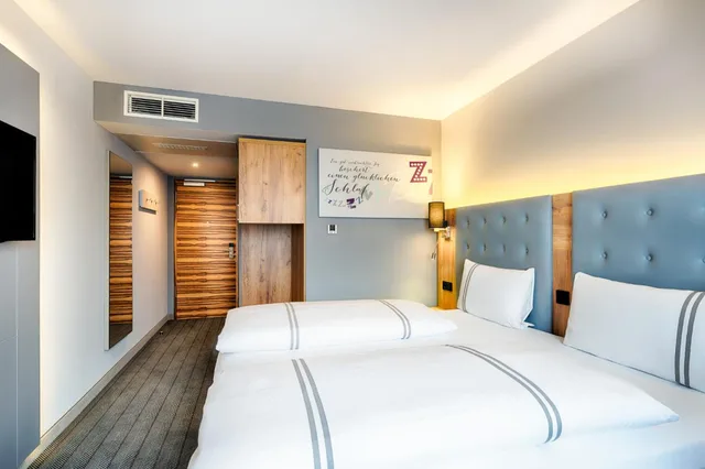 غرفة قياسية بسرير مزدوج أو سريرين منفصلين، Premier Inn Lindau Hotel 3/7