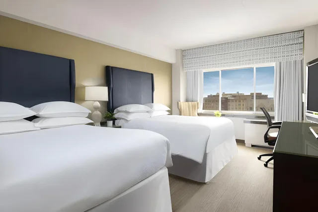 Well Being, Double Bed، The Stamford Hotel 1/1
