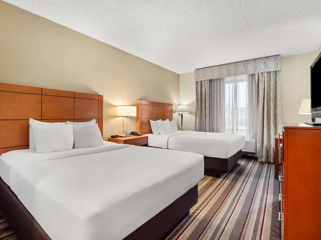 غرفة قياسية بسريرين كوين، Comfort Inn Metro Airport 2/5