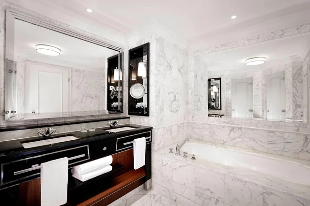 جناح جونيور بسرير كينج، THE RITZ-CARLTON, BERLIN 3/3