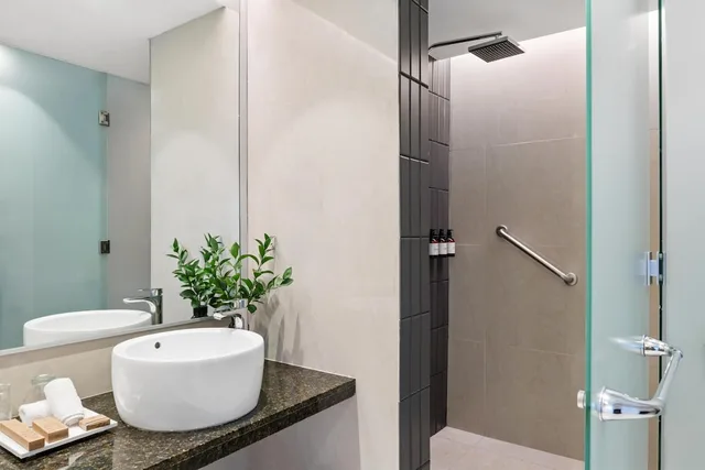 Suite, King Bed, NH Collection Monterrey San Pedro 4/6