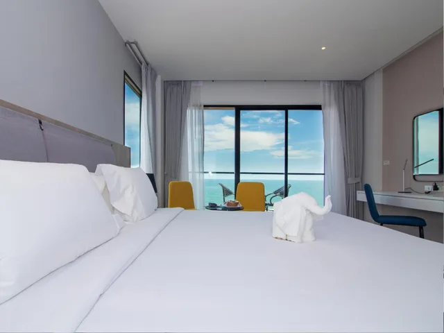 غرفة ديلوكس بسرير مزدوج أو سريرين منفصلين بإطلالة على البحر، Fortune Saeng Chan Beach Rayong 2/10