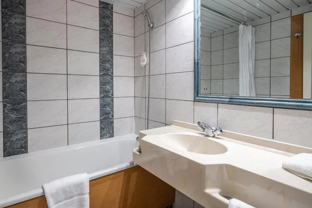 غرفة عائلية، The Originals Boutique Hotel Beausejour Poitiers Nord Futuroscope 6/6