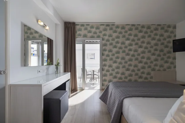 Room, Inland View, Harmony Bay 6/10