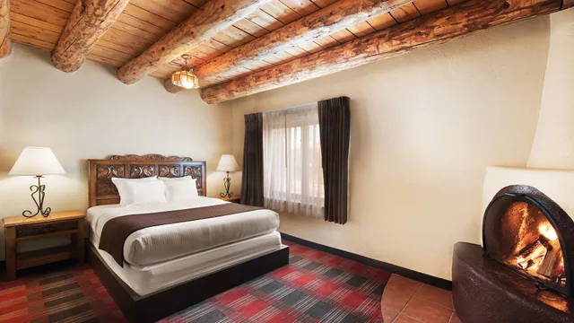 جناح جونيور بسريرين كوين، Sagebrush Inn Suites 4/4