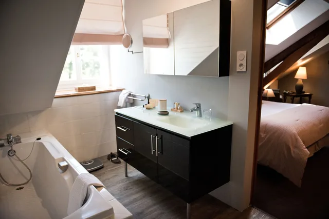 Classic, Queen Bed, Domaine de Barive 4/4