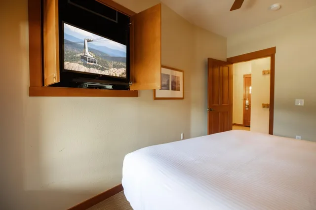 شقة سكنية بإطلالة على الجبل بغرفة نوم واحدة، The Village at Palisades Tahoe 1/4