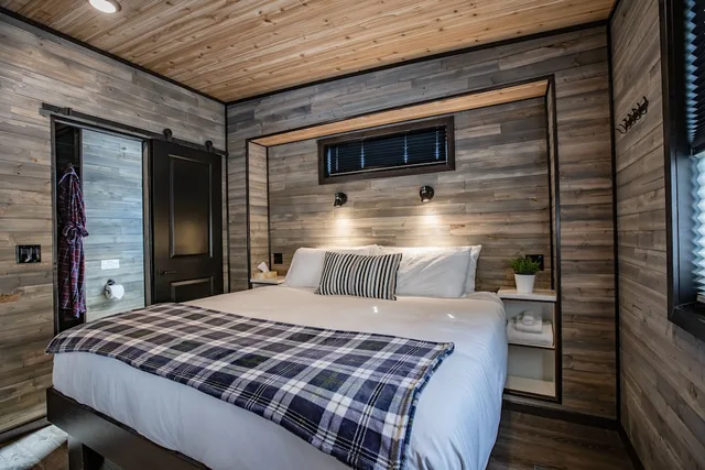 كابينة بريميوم بسرير كينج بإطلالة على الجبل بغرفة نوم واحدة مع أريكة بمطبخ، Boulder Mountain Resort 1/6