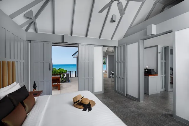 Beach, Deluxe, Suite, King Bed, Sofa، The Surin Phuket 1/1