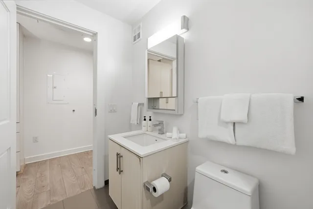 Deluxe, Studio, Mansion, Queen Bed، Placemakr Dupont Circle 10/10