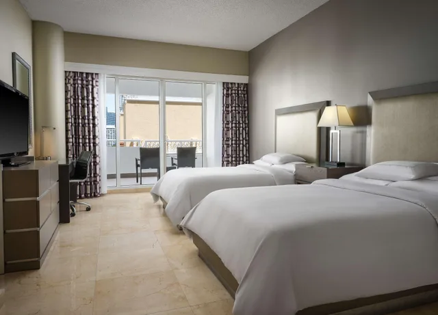 غرفة بسرير مزدوج بغرفتي نوم، Doubletree By Hilton Grand Hotel Biscayne Bay 3/4