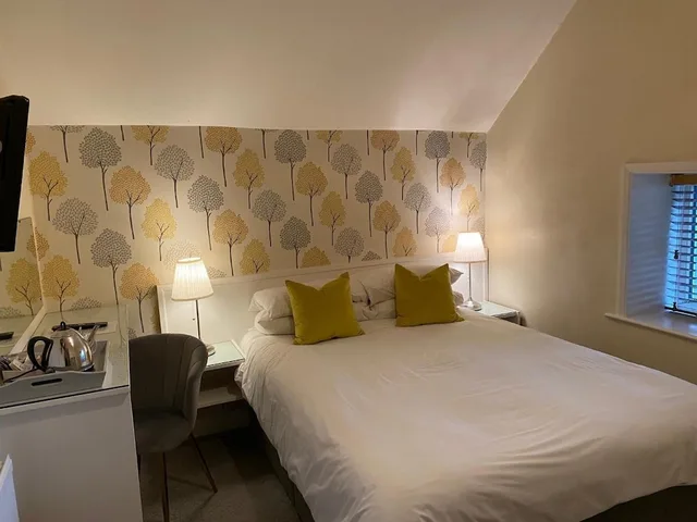 غرفة قياسية بسرير مزدوج، Manor Court Hotel 1/3