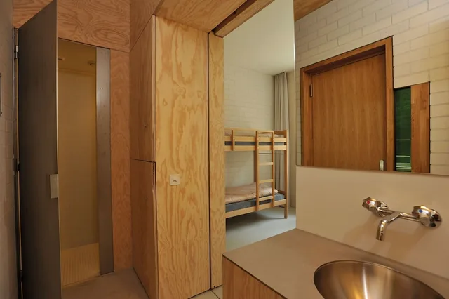 غرفة قياسية رباعية بأربعة أسرّة بحمام خاص، Youth Hostel Basel 2/3