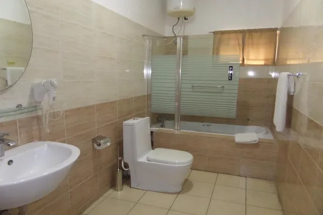 شقة بسريرين كوين بـ3 غرف نوم، Crystal Court 2/3