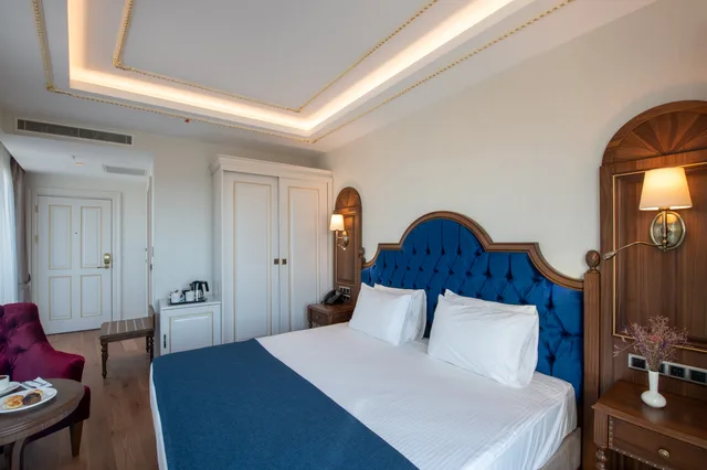 غرفة سوبيريور بسرير كينج بإطلالة على البحر، Bvs Bosphorus Hotel Pera 2/5