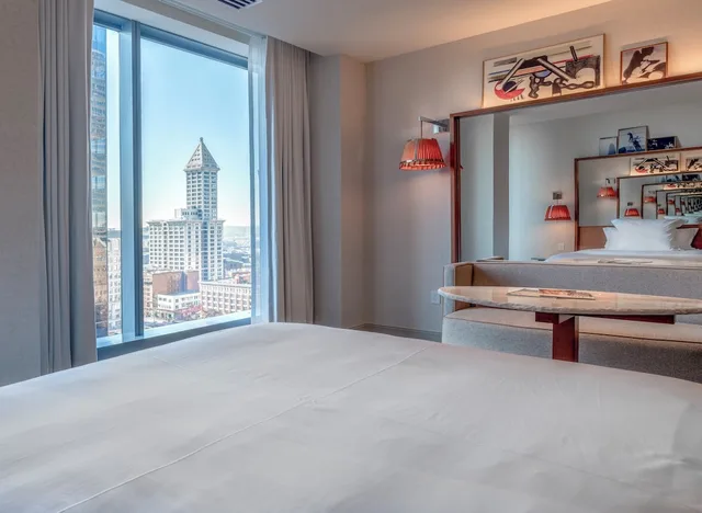 Junior Suite, King Bed, Bay View، Lotte Hotel Seattle 3/5