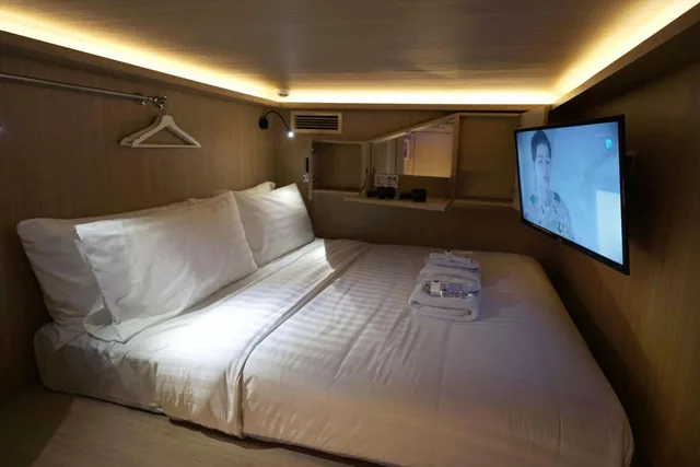 Private, Capsule, Twin Beds, 2 Queen Beds, Shared Bathroom، Cube Boutique Capsule Hotel Kampong Glam 1/2