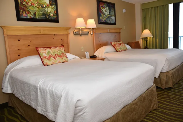 غرفة قياسية بسريرين كوين بإطلالة جزئية على البحر بمطبخ، Nautilus Inn 3/10