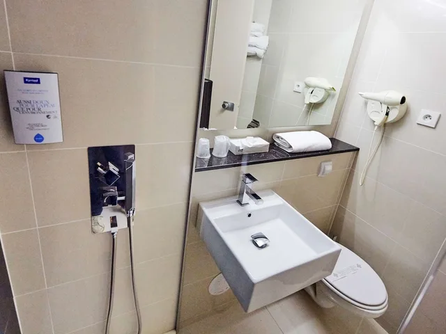 Standard, 3 Beds, Kyriad Meaux 4/5
