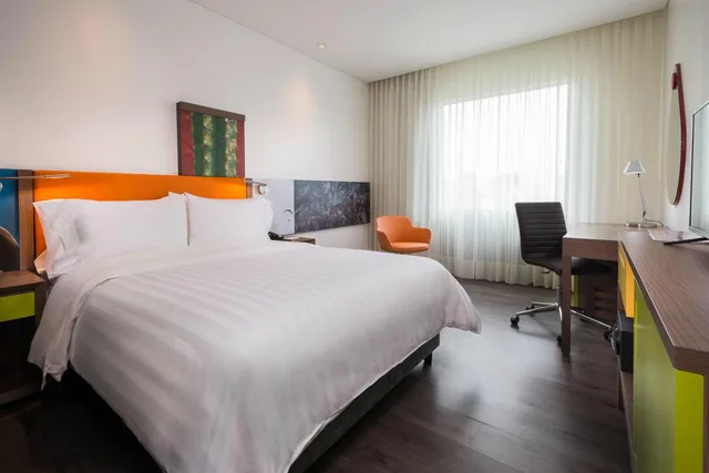 غرفة بسرير مزدوج، Hampton by Hilton Medellin 2/8