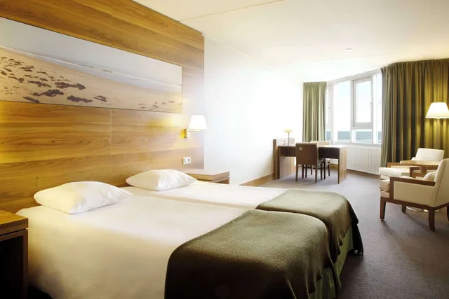Standard, 1 Double and 1 Single Bed, Sea View, Exterior Entrance، Nh Zandvoort 7/10