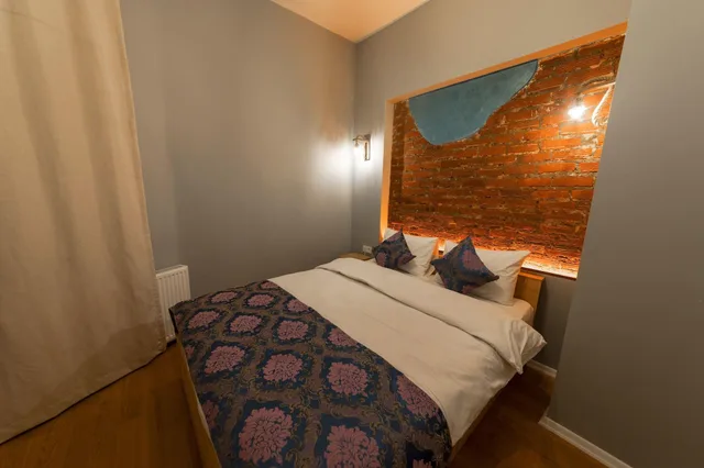 جناح بسرير كوين بإطلالة جزئية على البحر، Royal Taksim Suites 4/10