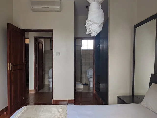 جناح تنفيذي بسرير كوين بإطلالة على المسبح بغرفة نوم واحدة، Prestige Hotel Suites 7/9