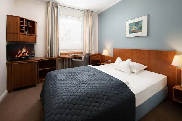 غرفة اقتصادية بسرير مزدوج، Baseler Hof Hotel 2/4