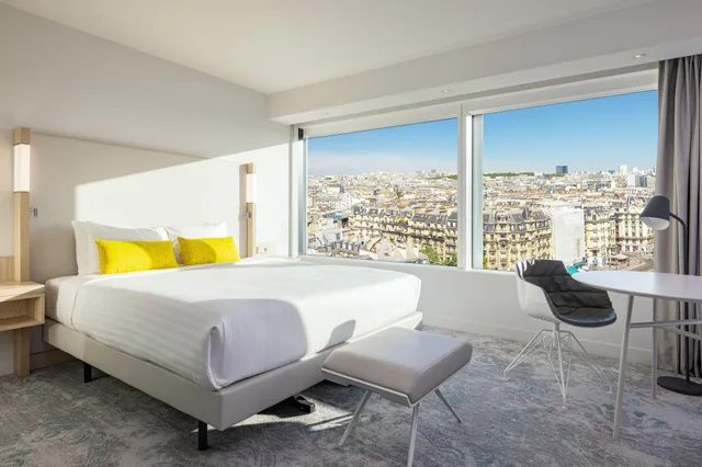 Parisian, King Bed, Sofa, Courtyard Paris Gare de Lyon 2/4
