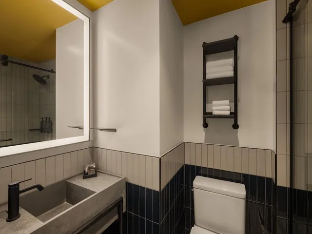 غرفة بسريرين مزدوجين، Hotel 38 New York City, Tapestry Collection by Hilton 3/6