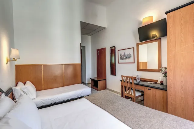 غرفة ثلاثية، Hotel Sonya 3/10