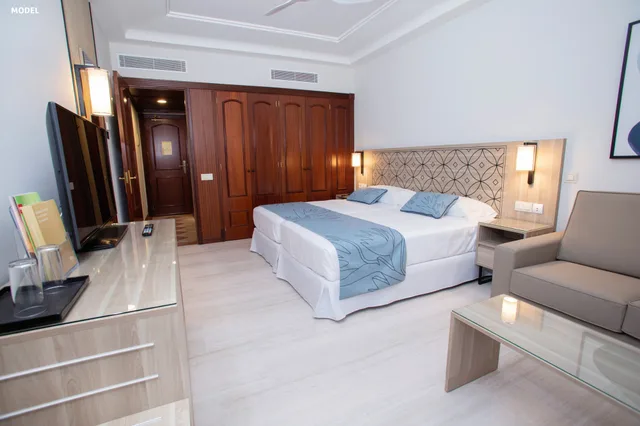 Room, Double Bed, Sea View, Balcony, Hotel Riu Madeira 1/5