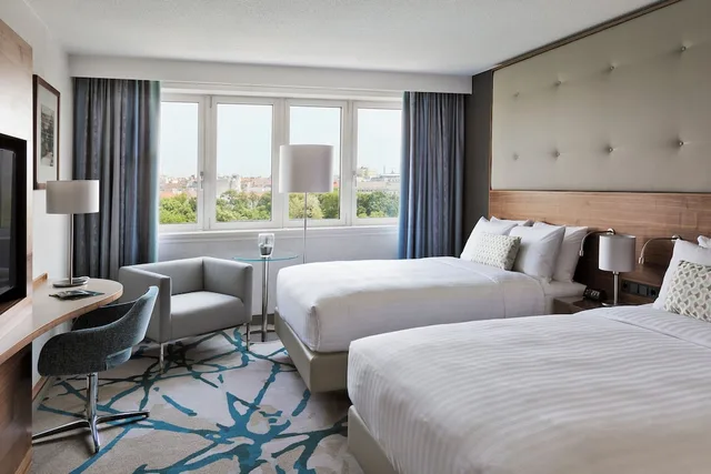 غرفة سوبيريور بسريرين مزدوجين بإطلالة على المتنزه، Vienna Marriott Hotel 4/10