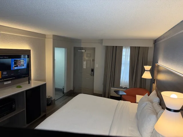 غرفة بسرير كينج، La Quinta Inn by Wyndham Tampa Bay Pinellas Park Clearwater 2/10
