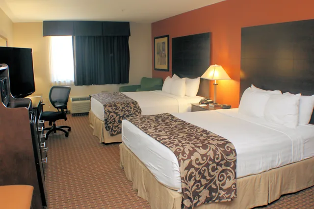 غرفة خارجية قياسية بسريرين كوين في طابق مرتفع، Best Western Inn & Suites New Braunfels 3/6