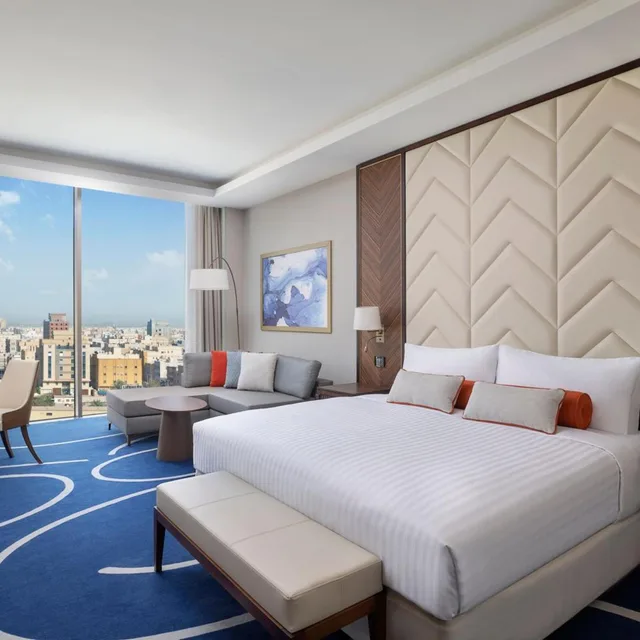 غرفة غراند ديلوكس بسرير كينج بإطلالة على المدينة، فندق ماريوت جدة طريق المدينة(Jeddah Marriott Hotel Madinah Road) 4/7
