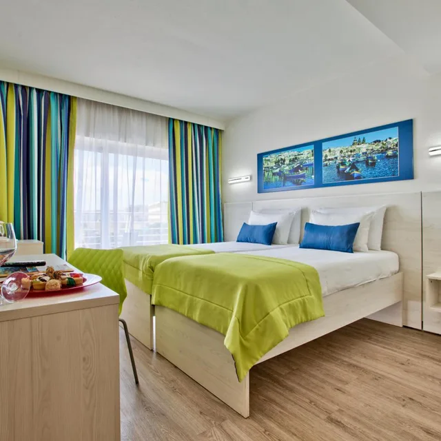 غرفة بسرير مزدوج أو سريرين منفصلين، Santana Hotel 5/10