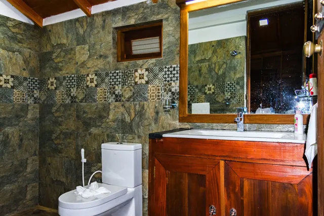 Romantic, Cabin, King Bed, River View, Balcony, Kandy Cabana Eco Resort 1/1