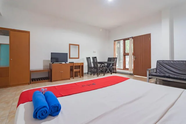 غرفة سوبيريور بسرير مزدوج، RedDoorz Plus At Hotel Sofia Pangandaran 9/10