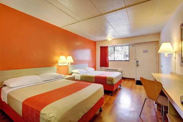 غرفة ديلوكس بسريرين مزدوجين لذوي الإعاقة، Motel6 York, PA 1/5