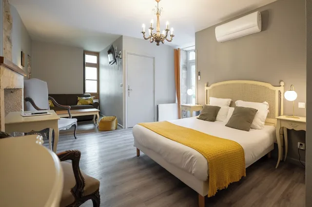 غرفة عائلية بسرير كوين وسريرين منفصلين، Hotel La Couleuvrine 4/8