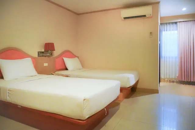 جناح، DT Hotel - Pratunam 1/2