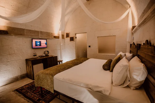 Stone, Double Bed، Ortahisar Cave Hotel 1/4