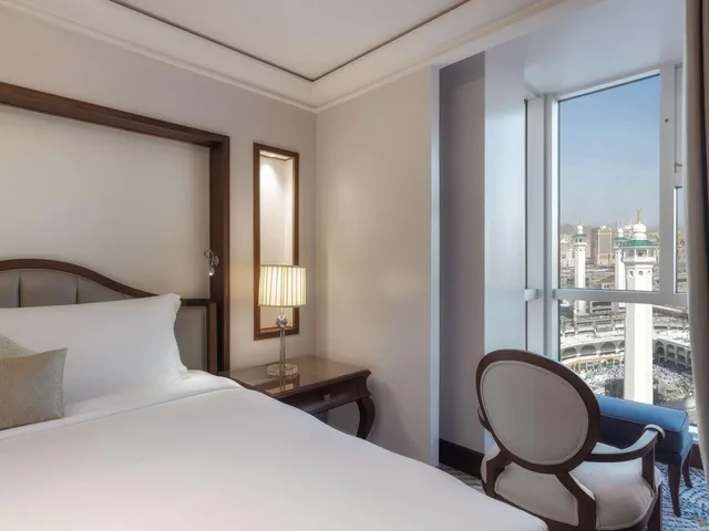 2 Bedrooms, Royal, Suite, Partial Kaaba View، فندق قصر مكة رافلز(Raffles Makkah Palace) 5/8