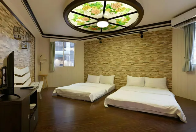 Family 2، Tainan Inn 1/1